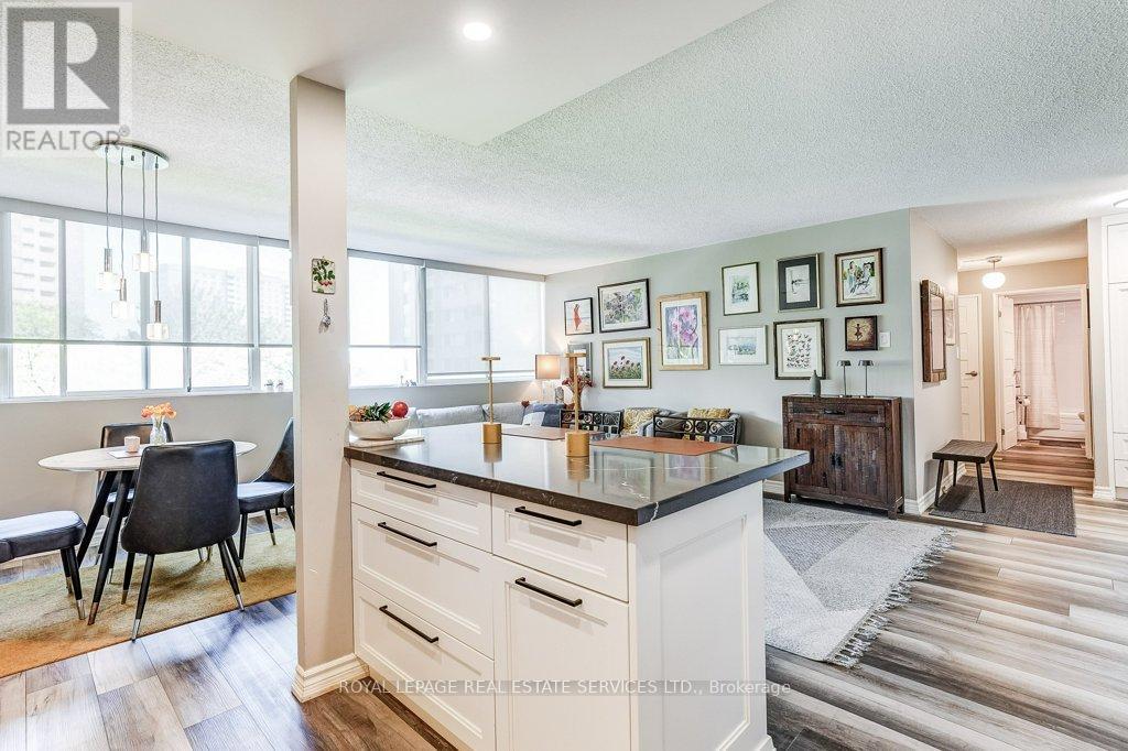 #402 3590 KANEFF CRESCENT - 12