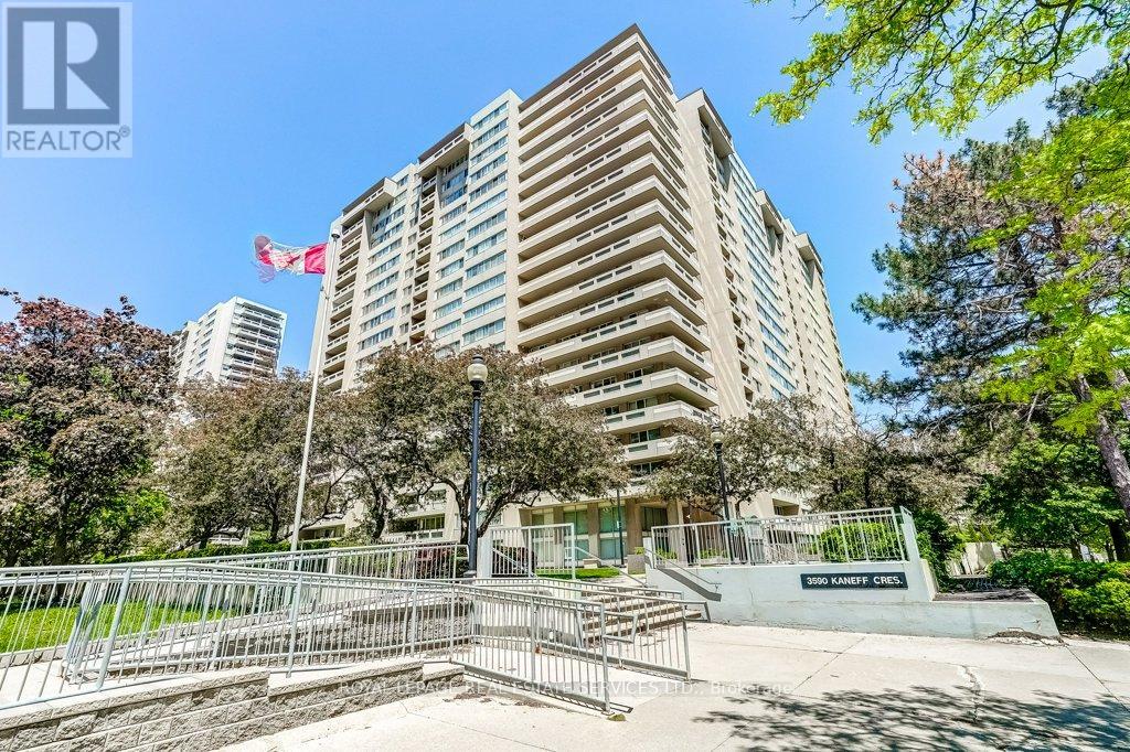 #402 3590 KANEFF CRESCENT - 33