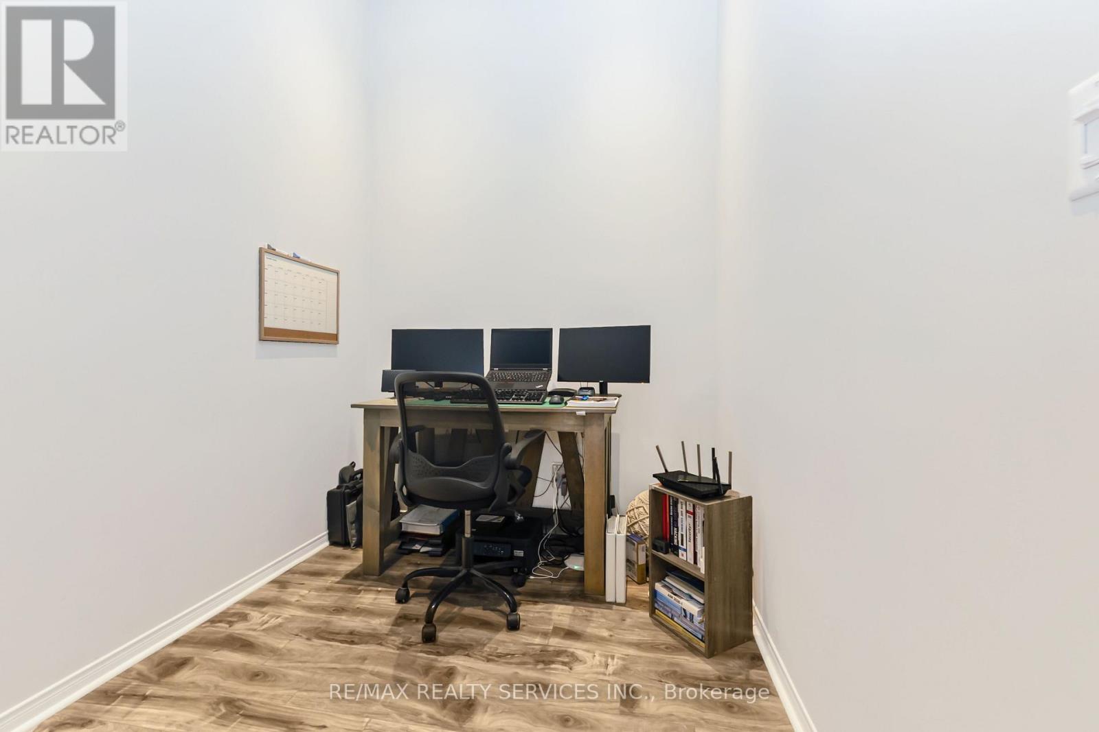 295 QUEEN MARY DRIVE - 34