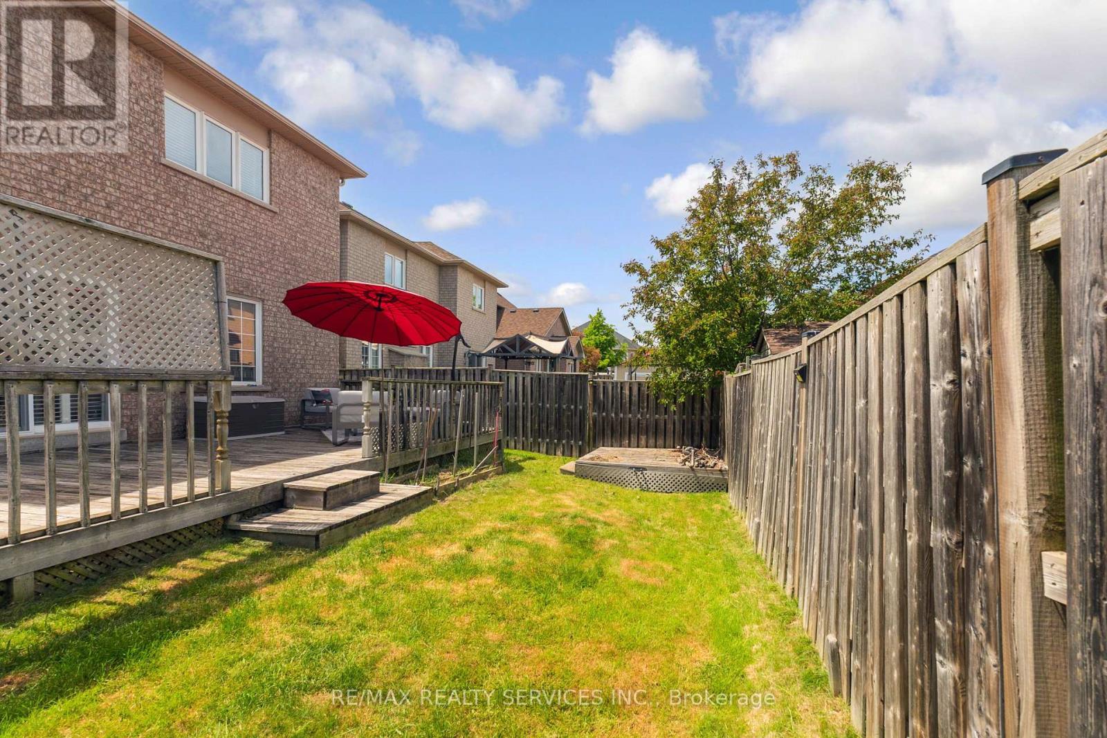 295 QUEEN MARY DRIVE - 41
