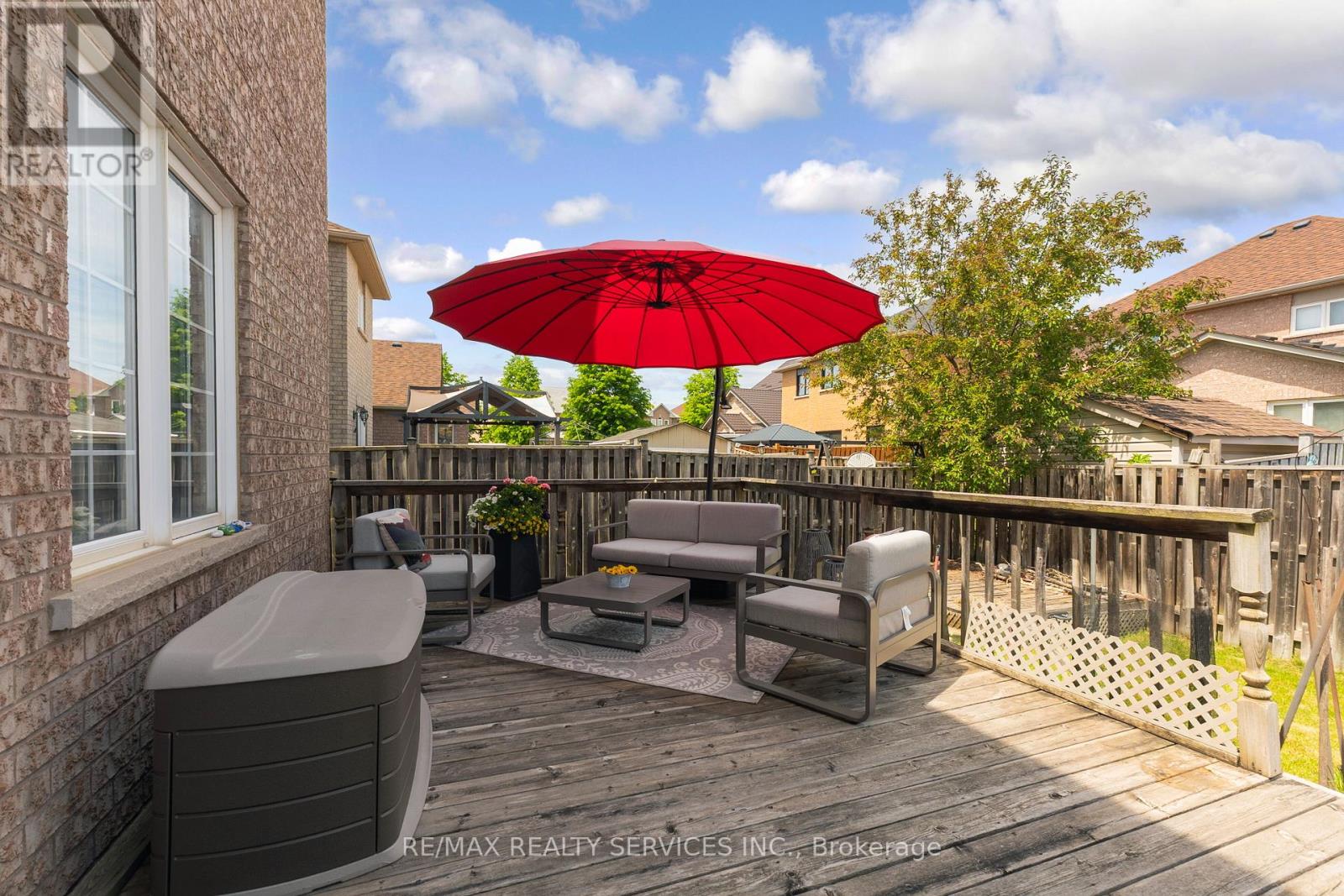 295 QUEEN MARY DRIVE - 45