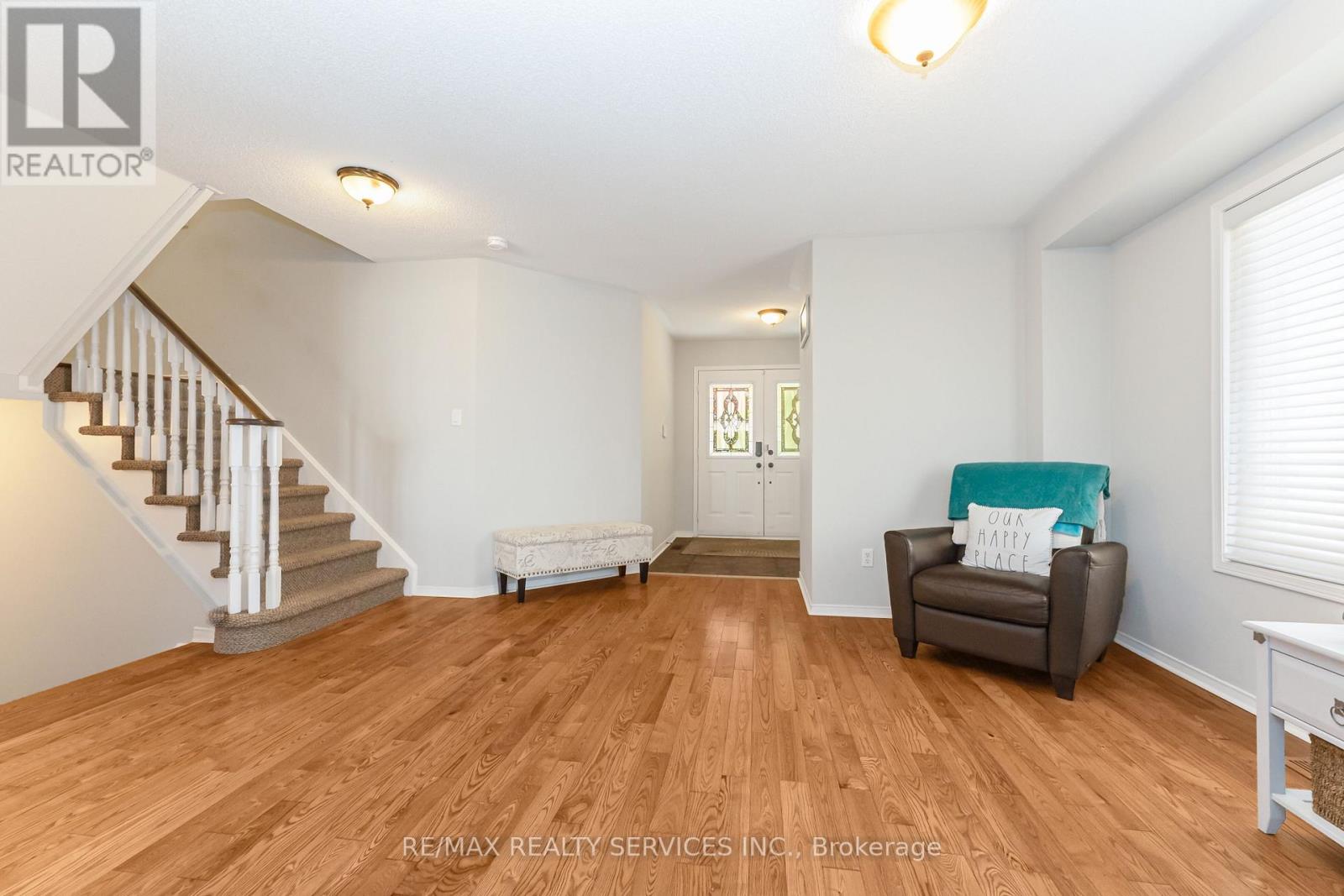 295 QUEEN MARY DRIVE - 8
