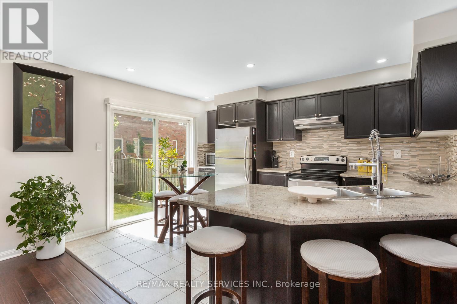 164 MCDOUGALL CROSS - 12