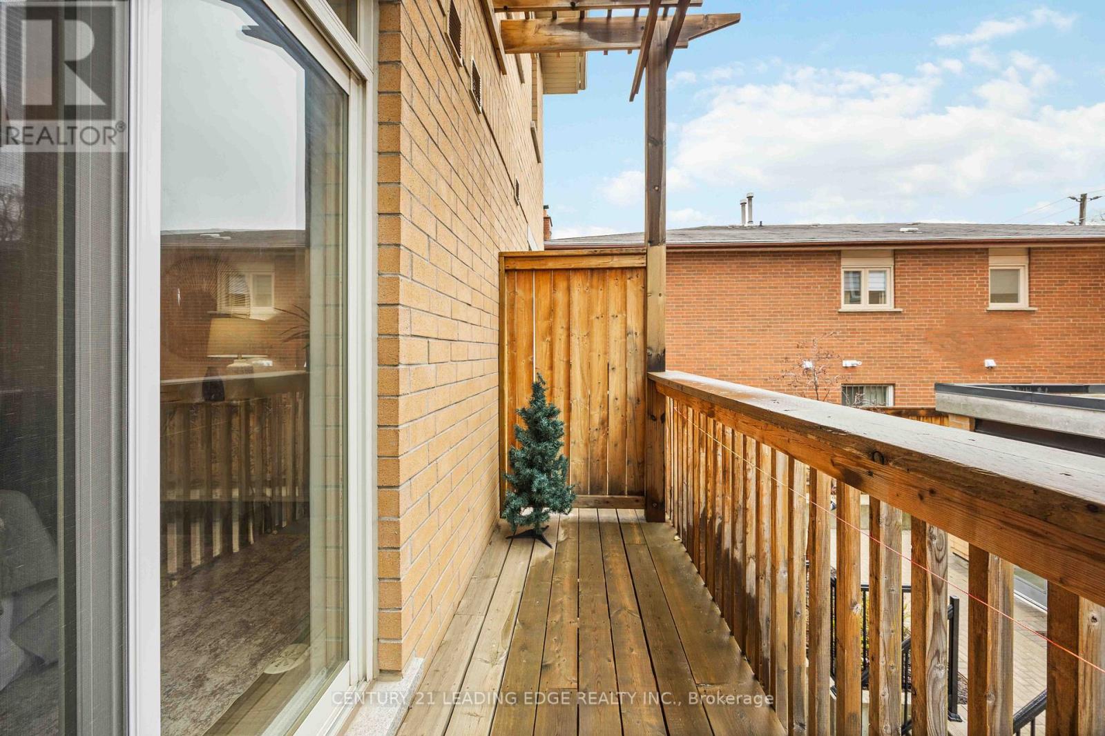 #121 380 HOPEWELL AVENUE - 12