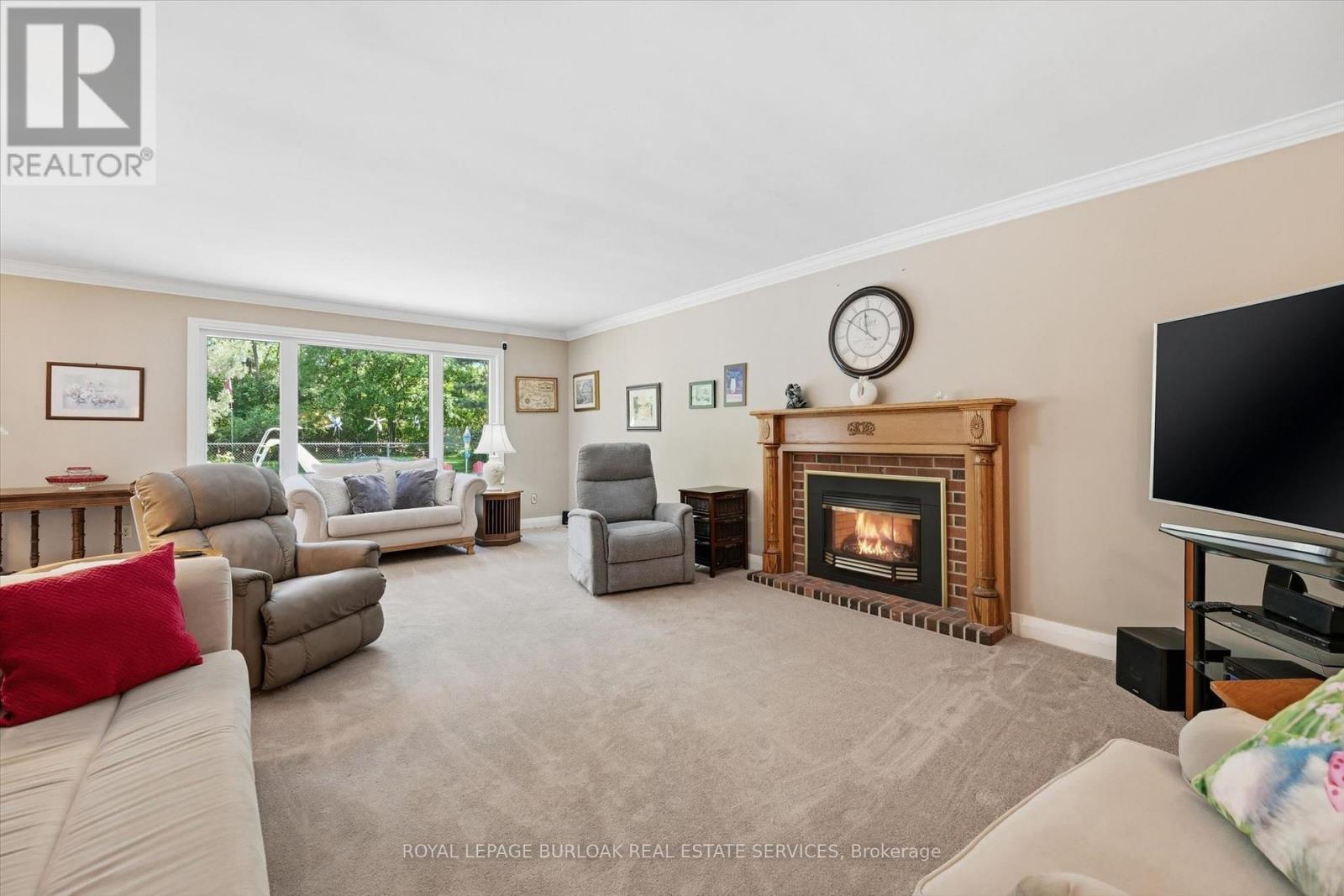 951 CLOVERLEAF DRIVE