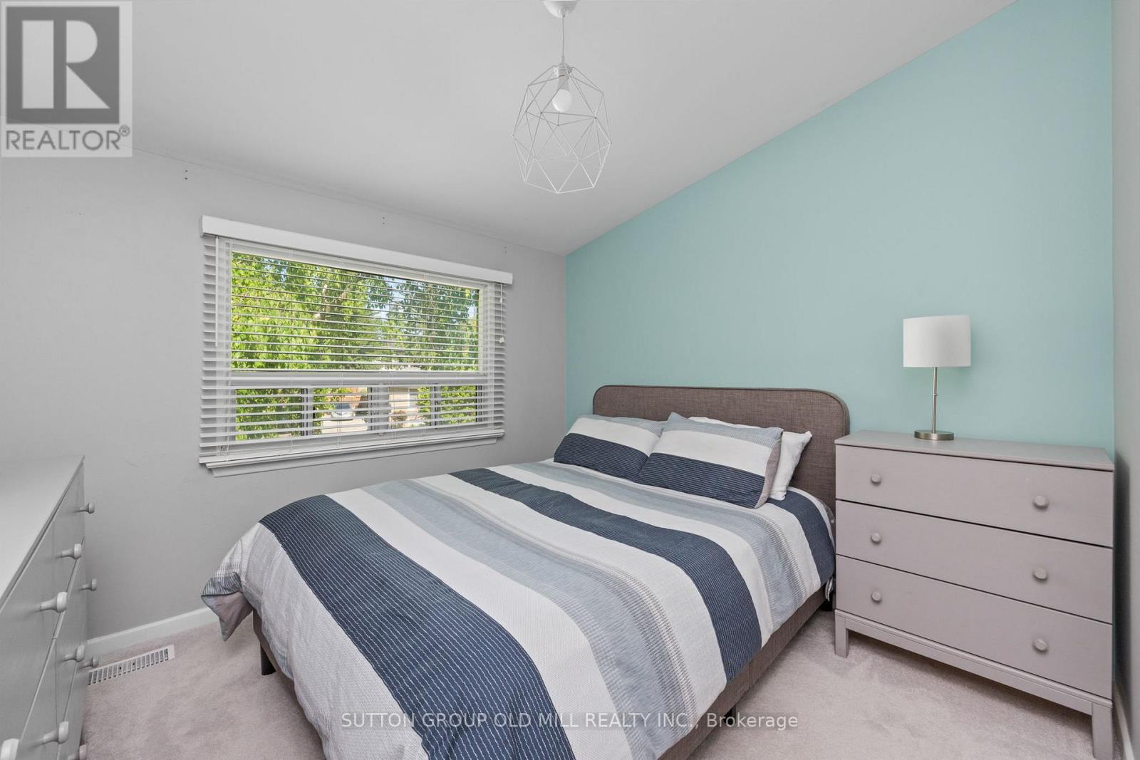 47 ASHFIELD DRIVE - 16
