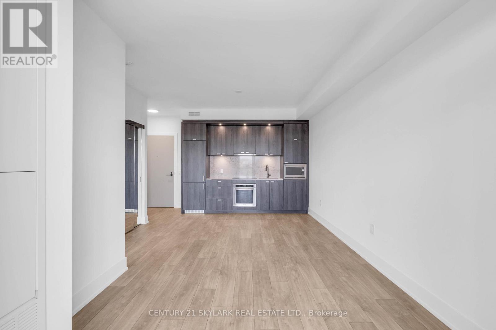 713 - 858 DUPONT STREET