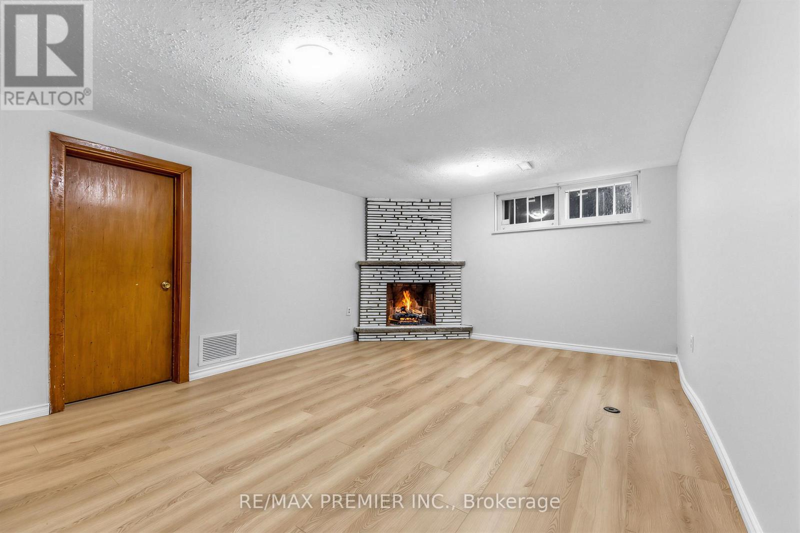 21 HALBADIER PLACE - 39