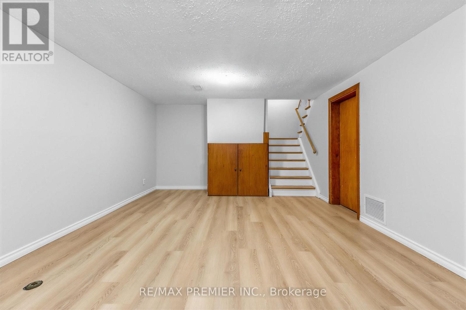 21 HALBADIER PLACE - 40