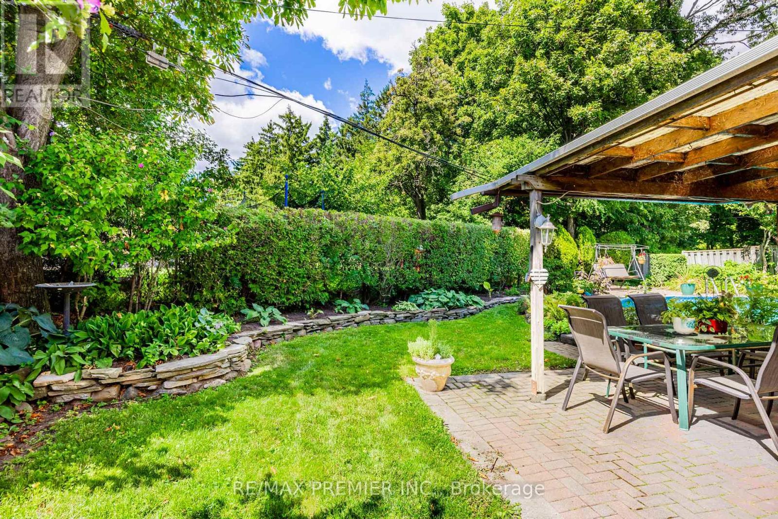 21 HALBADIER PLACE - 48