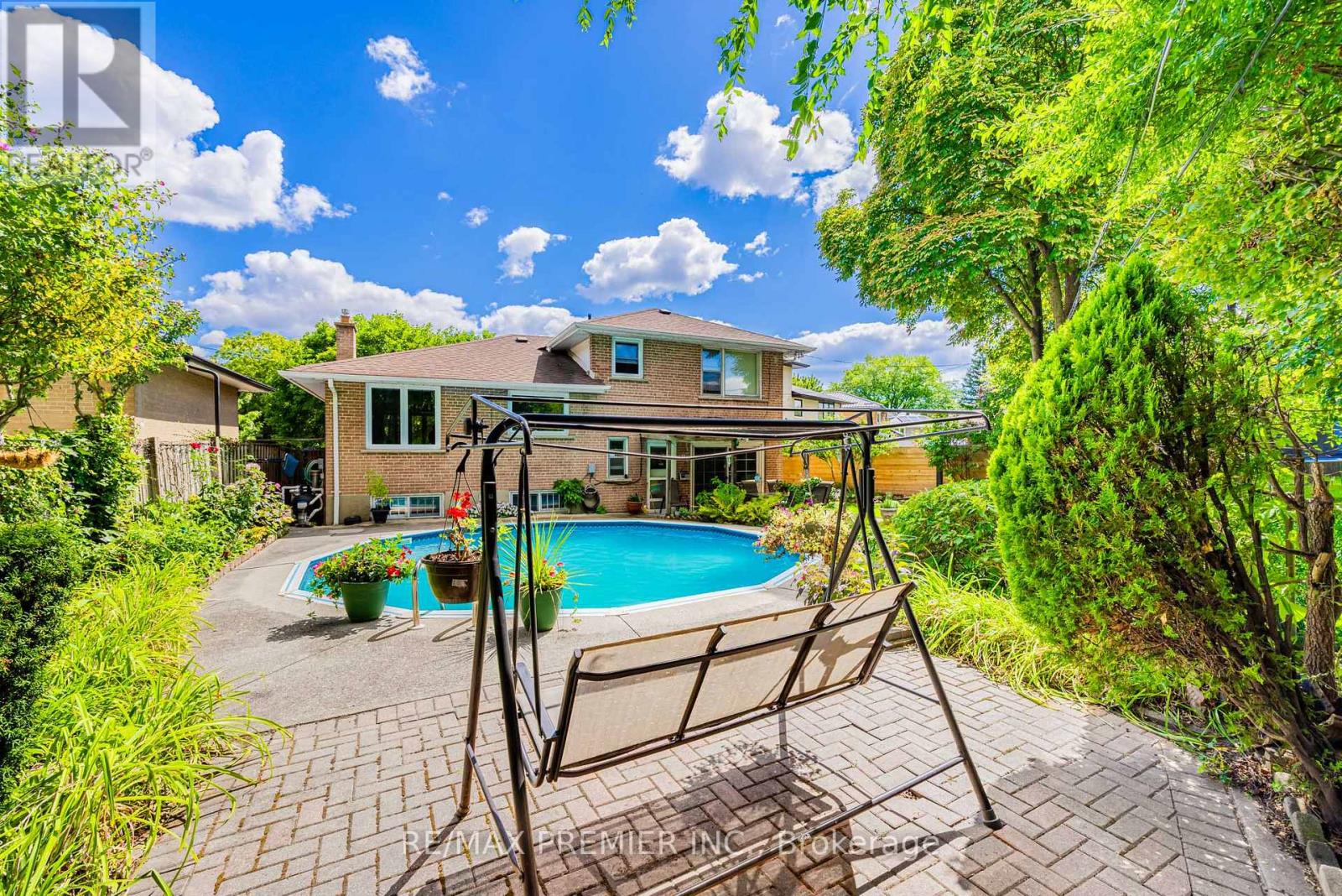 21 HALBADIER PLACE - 49