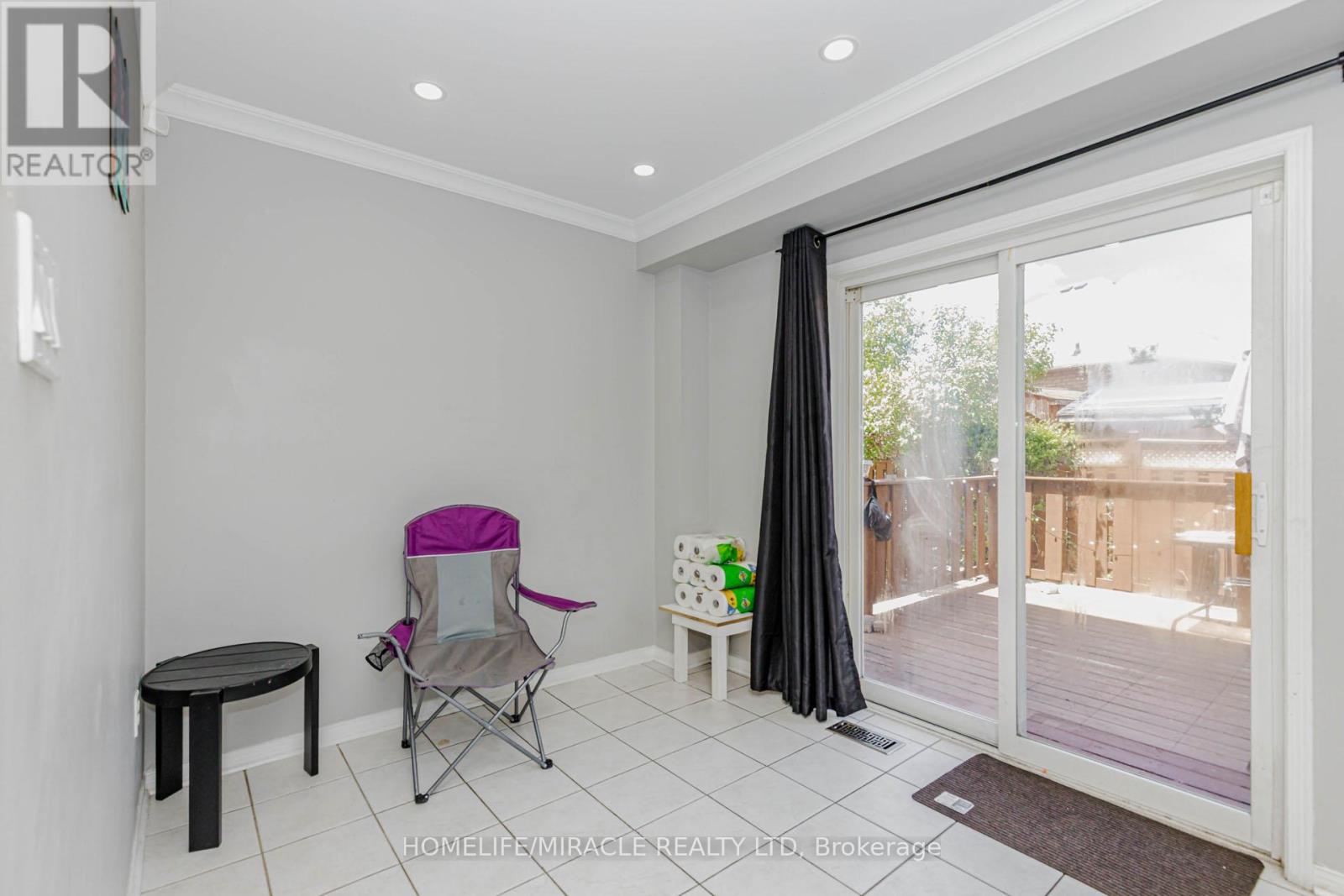 120 VICEROY CRESCENT - 12