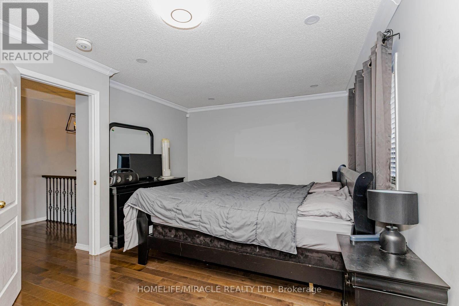 120 VICEROY CRESCENT - 21