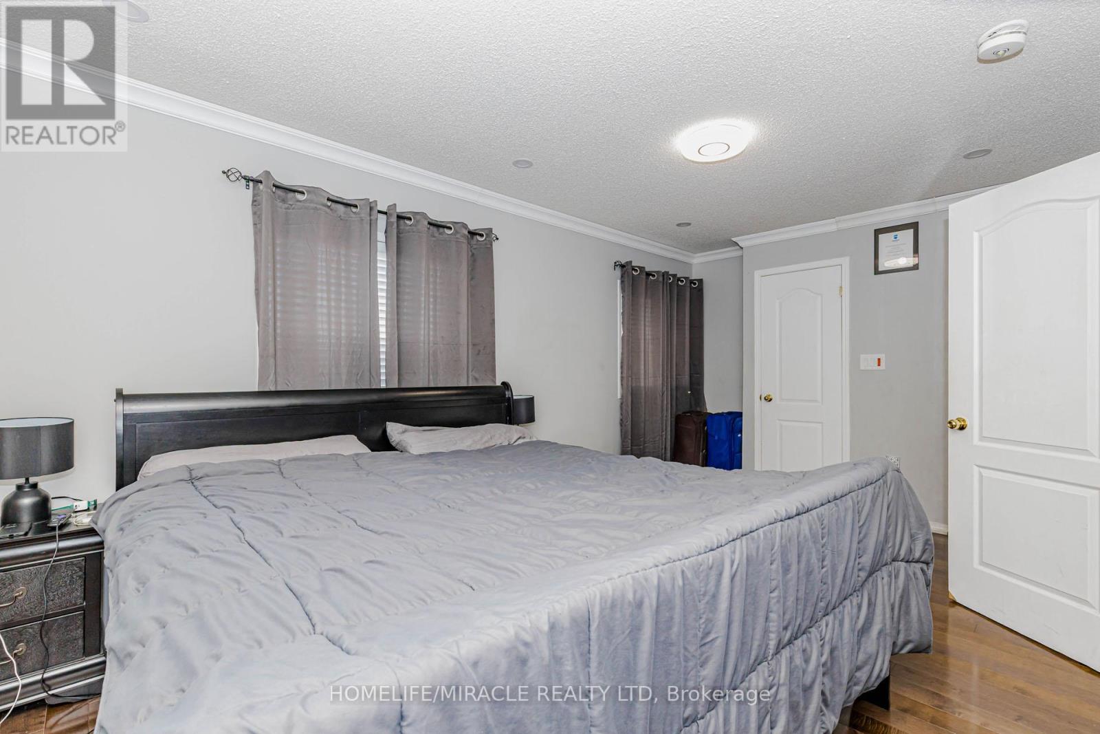 120 VICEROY CRESCENT - 23