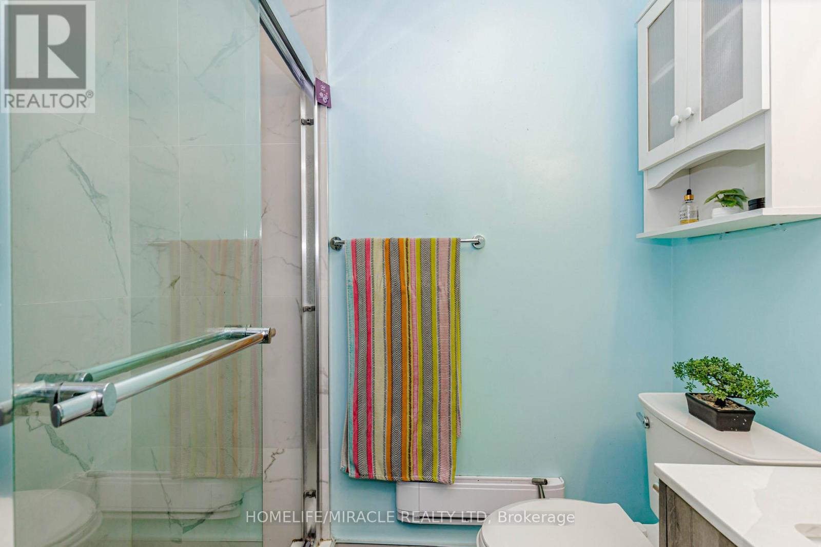 120 VICEROY CRESCENT - 25