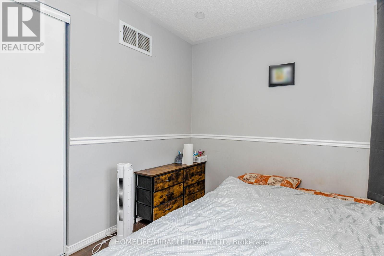 120 VICEROY CRESCENT - 27