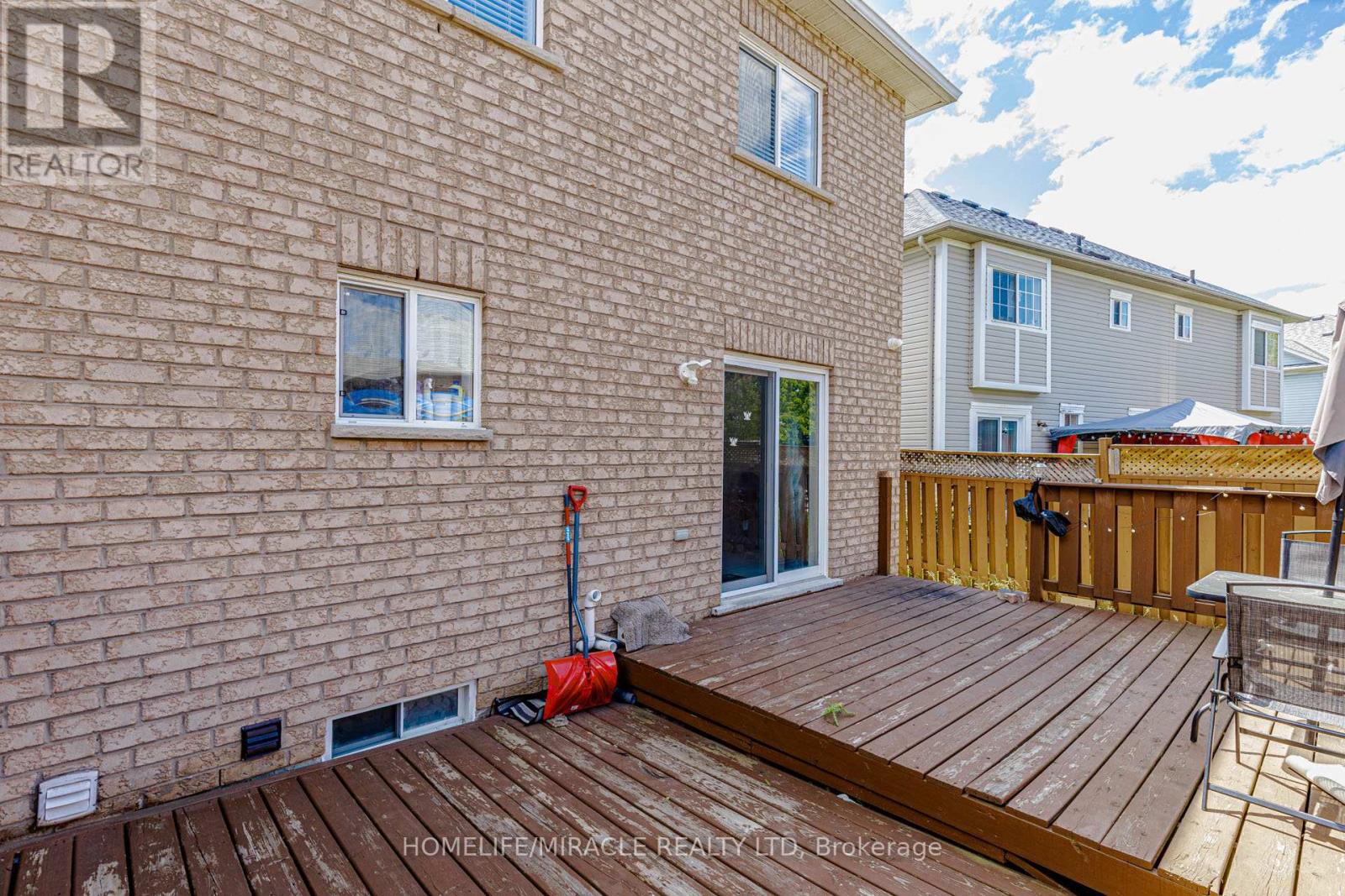 120 VICEROY CRESCENT - 50