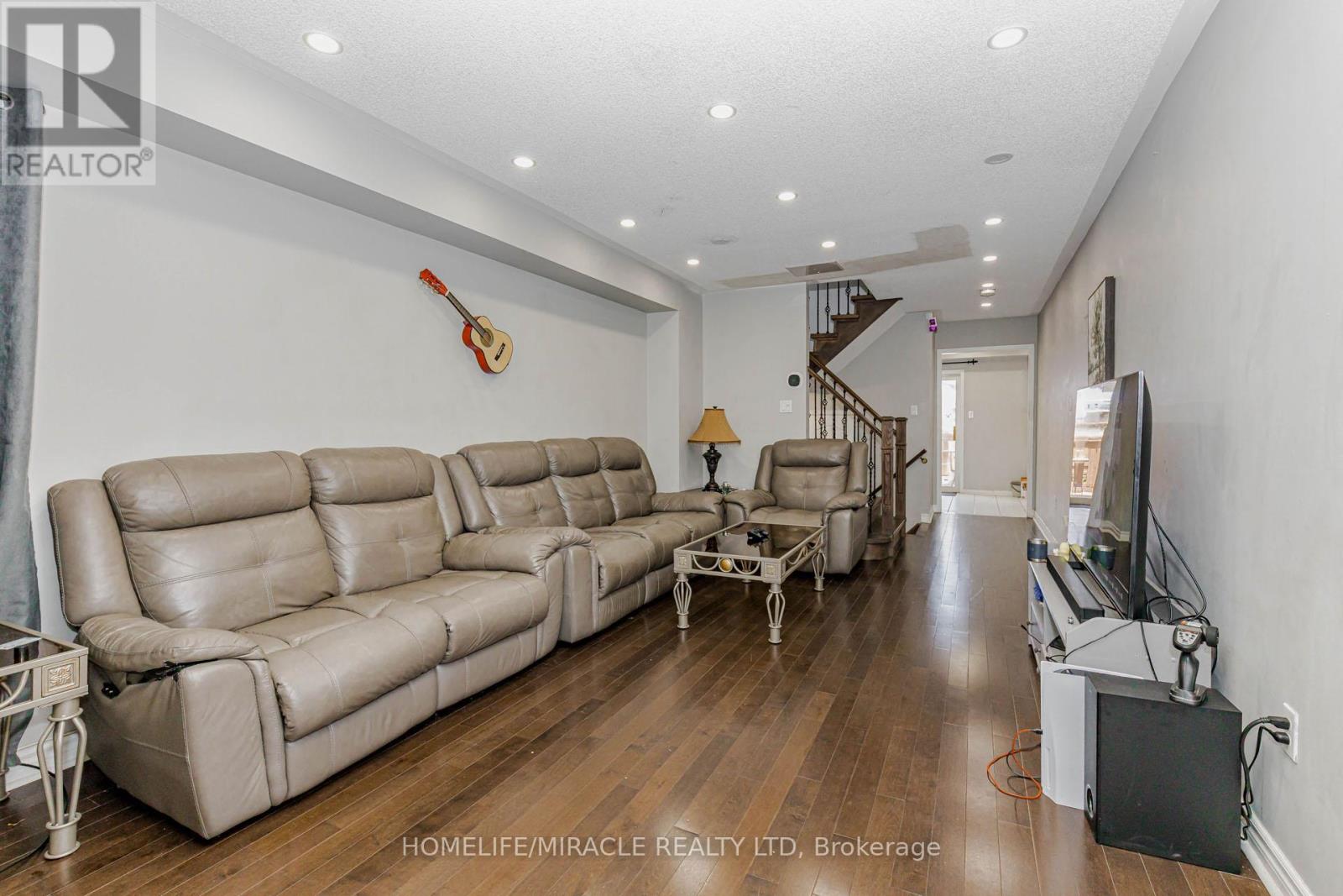 120 VICEROY CRESCENT - 8