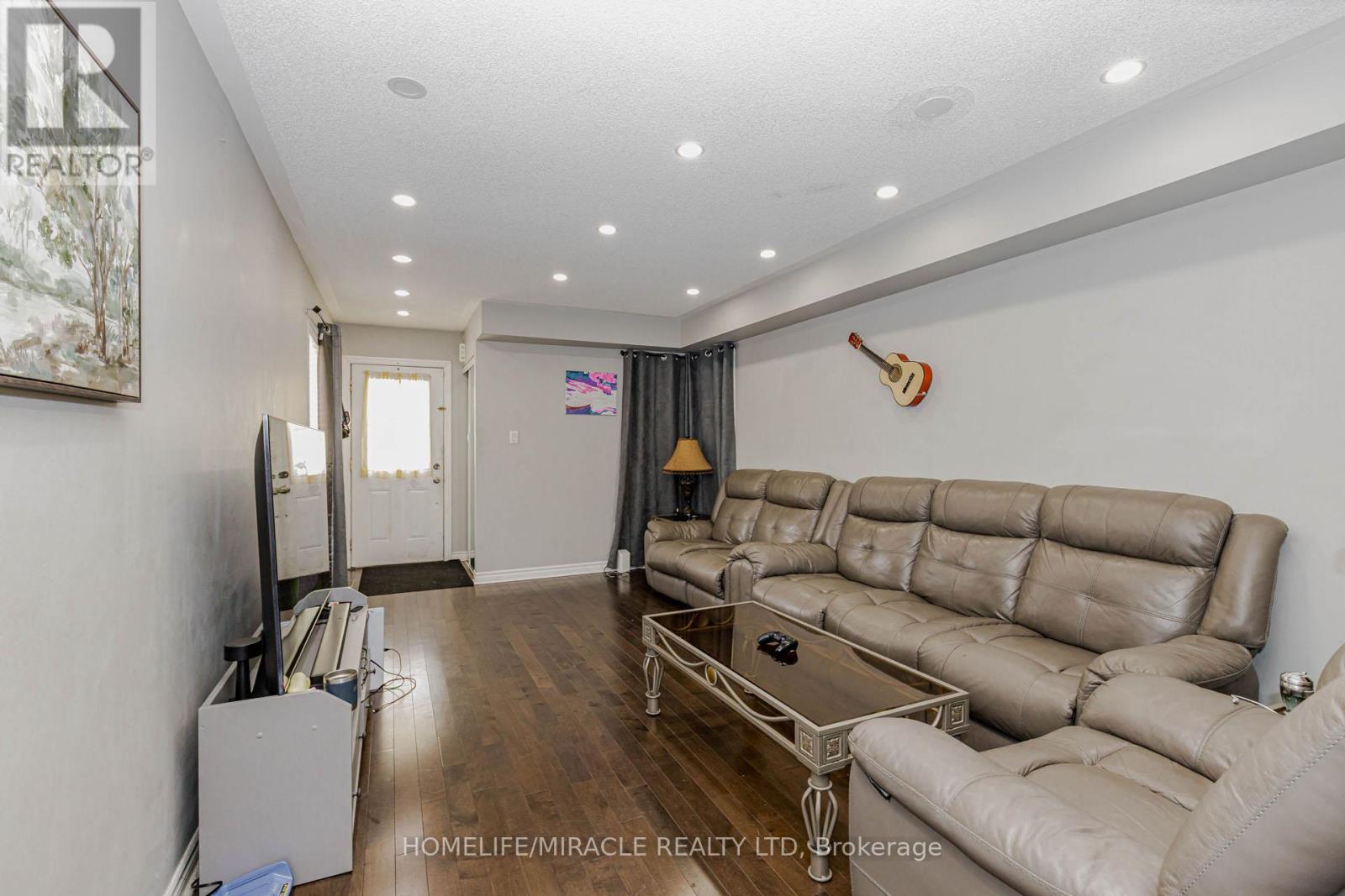 120 VICEROY CRESCENT - 9