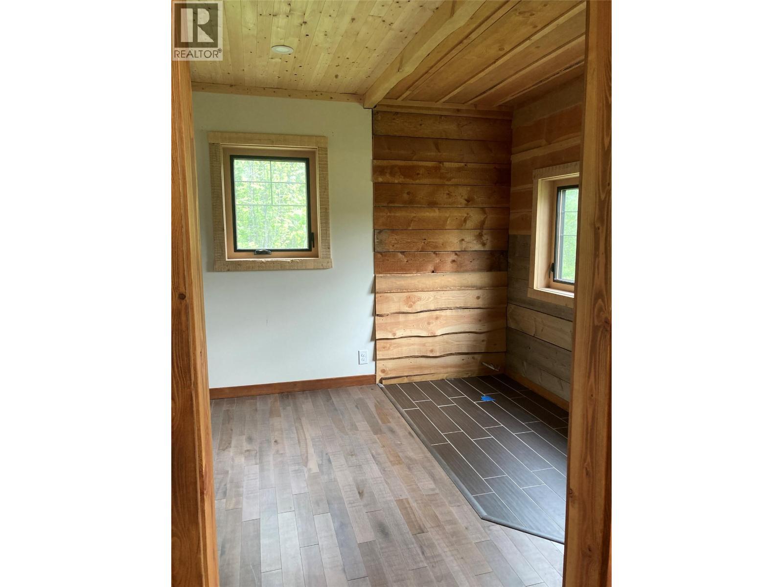 2487 SEWARD RD - 66