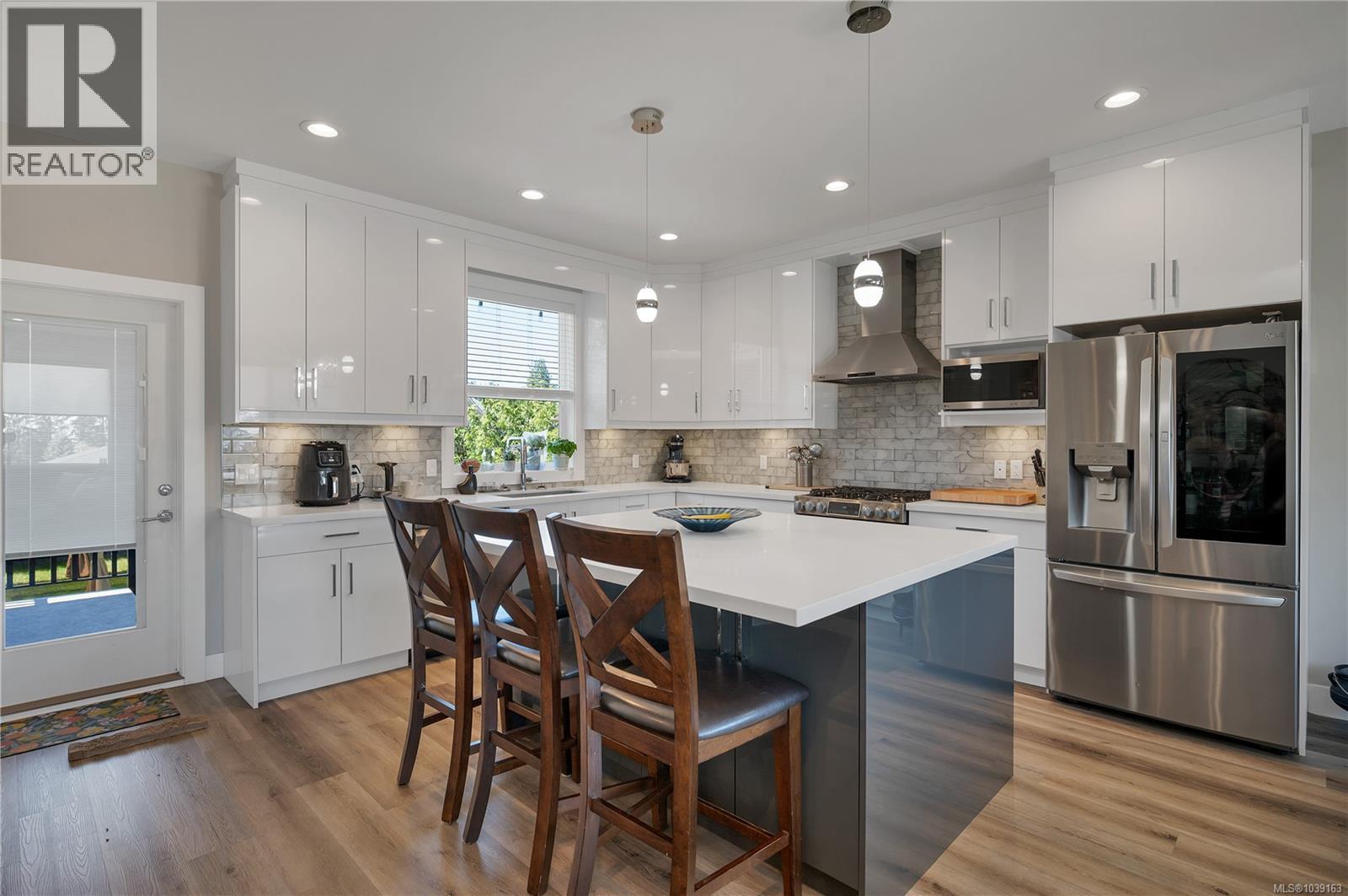 2400 Penfield Rd - Image 3