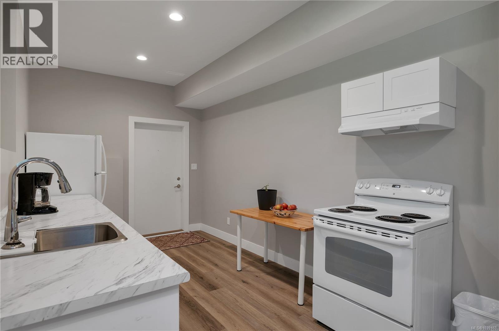 2400 Penfield Rd - 30