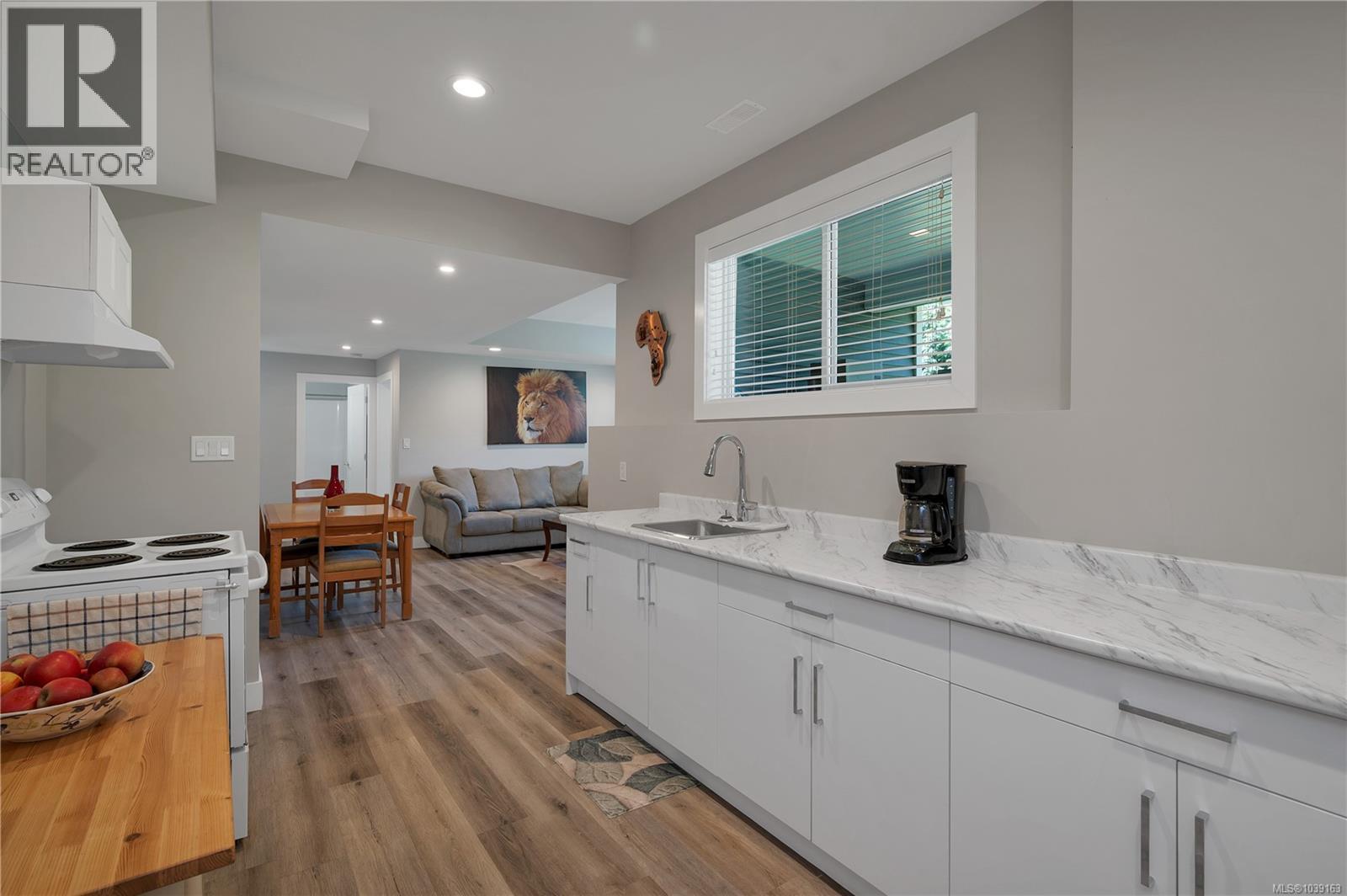 2400 Penfield Rd - 34