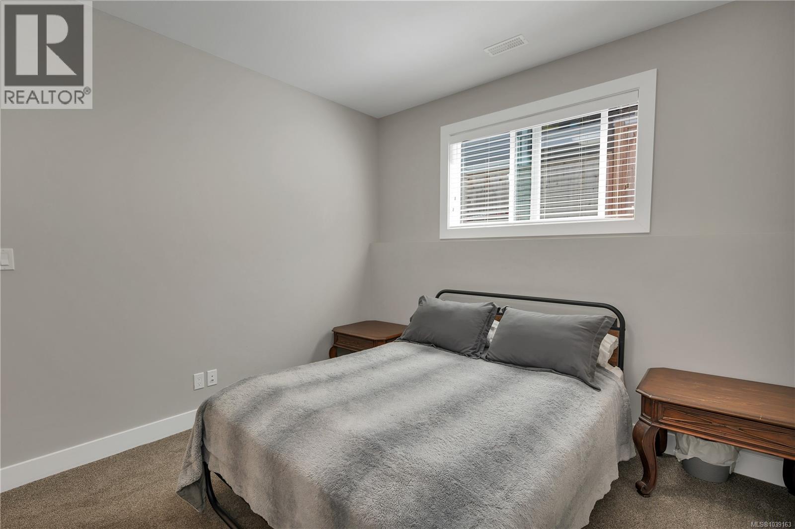 2400 Penfield Rd - 36
