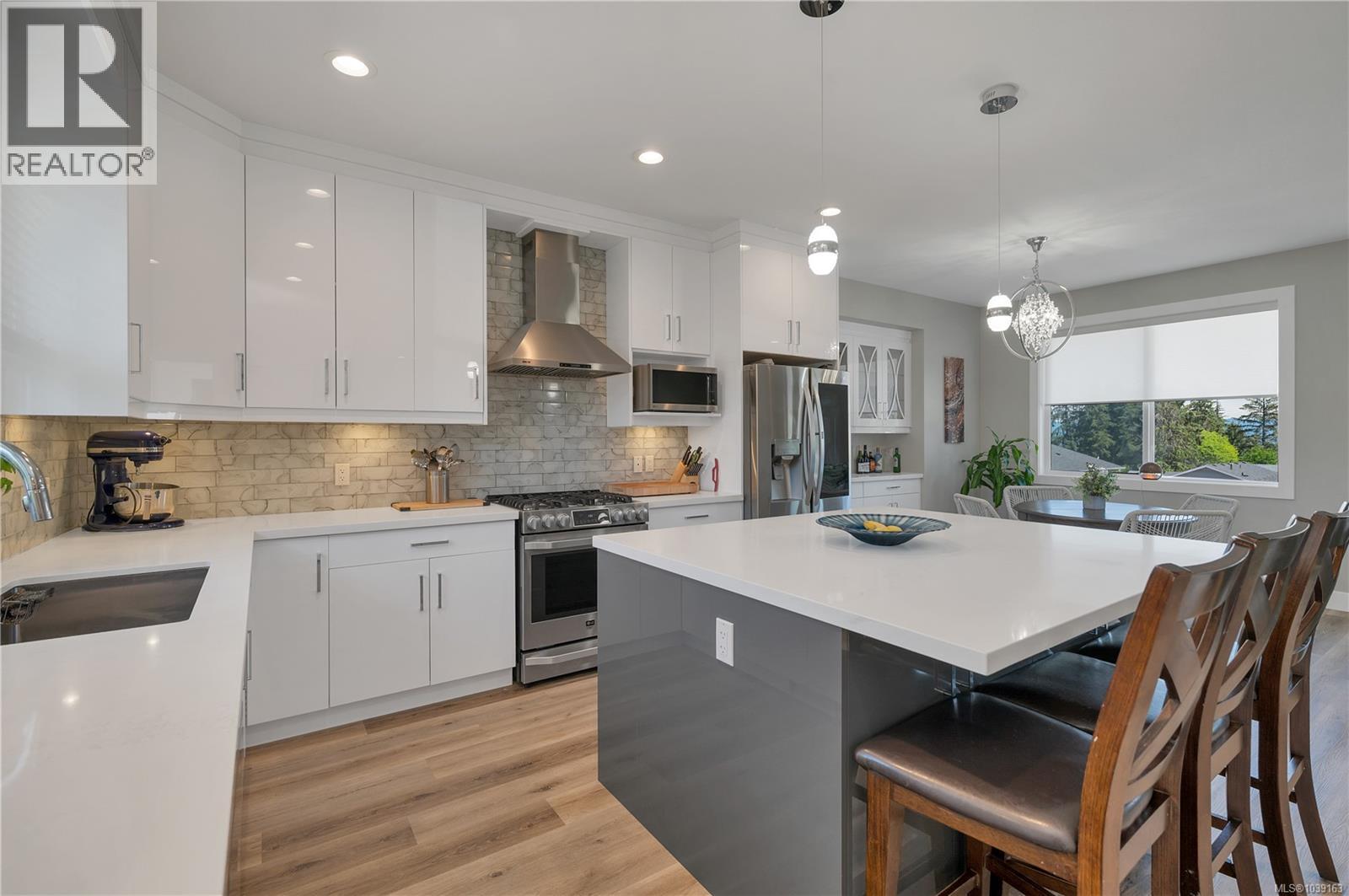 2400 Penfield Rd - 4