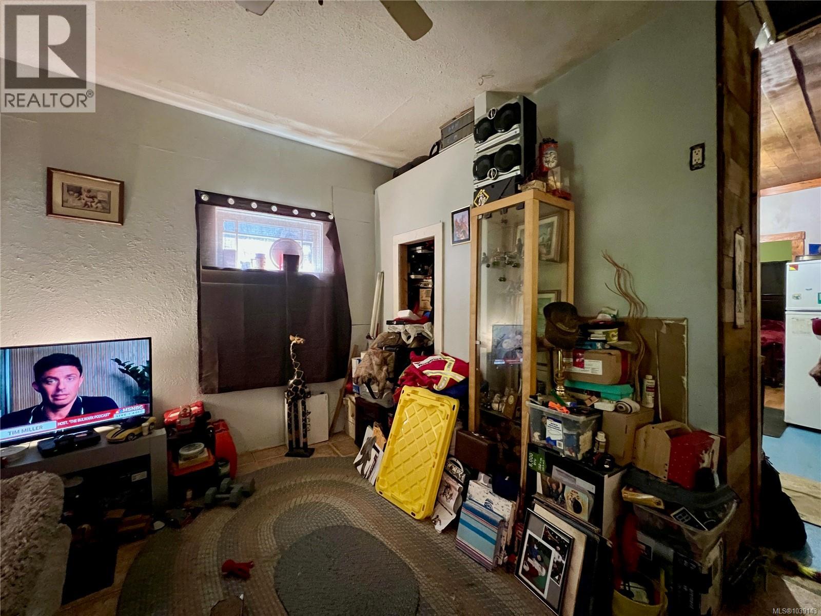 374 Nicol St - 10