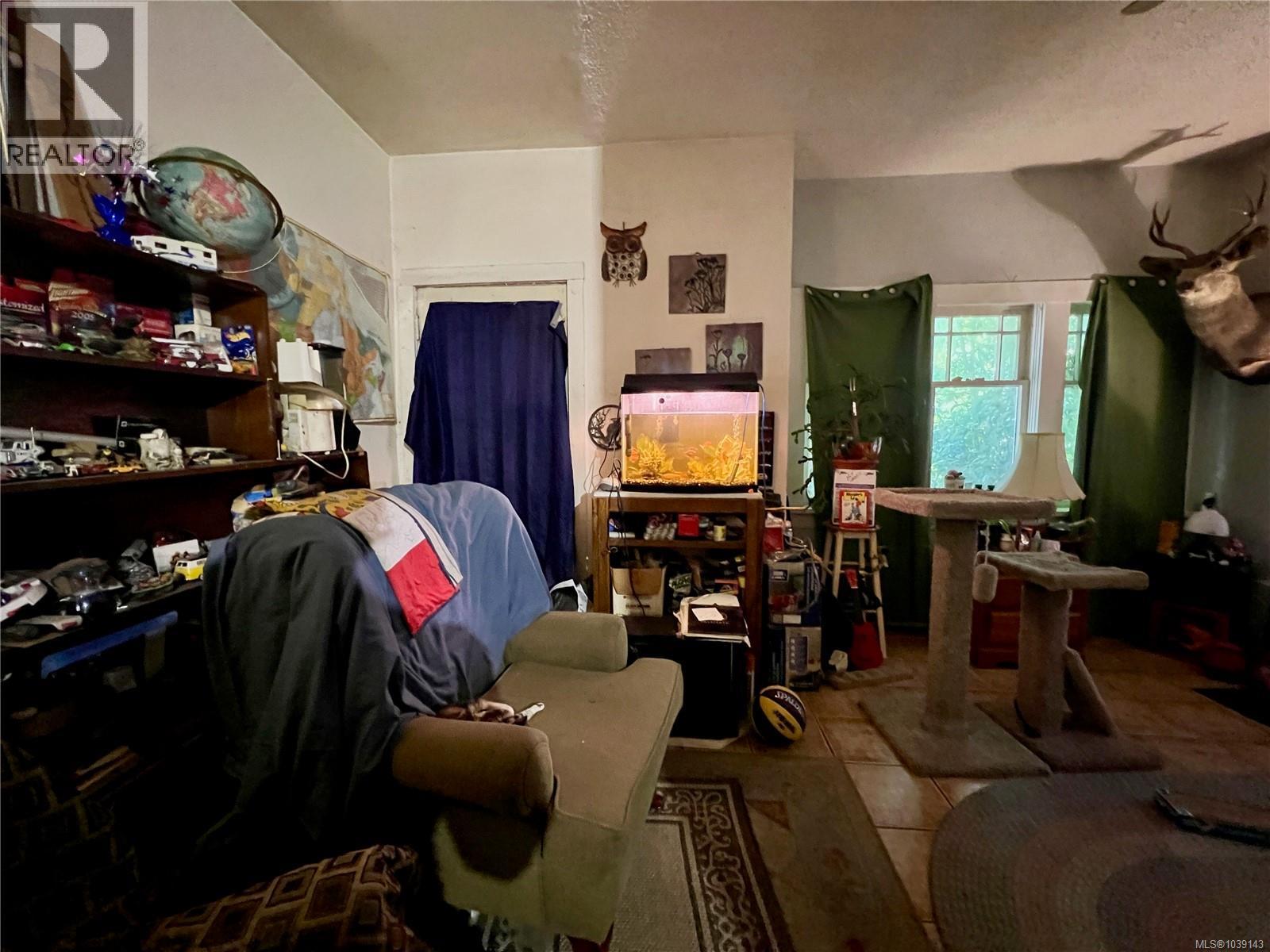374 Nicol St - 9
