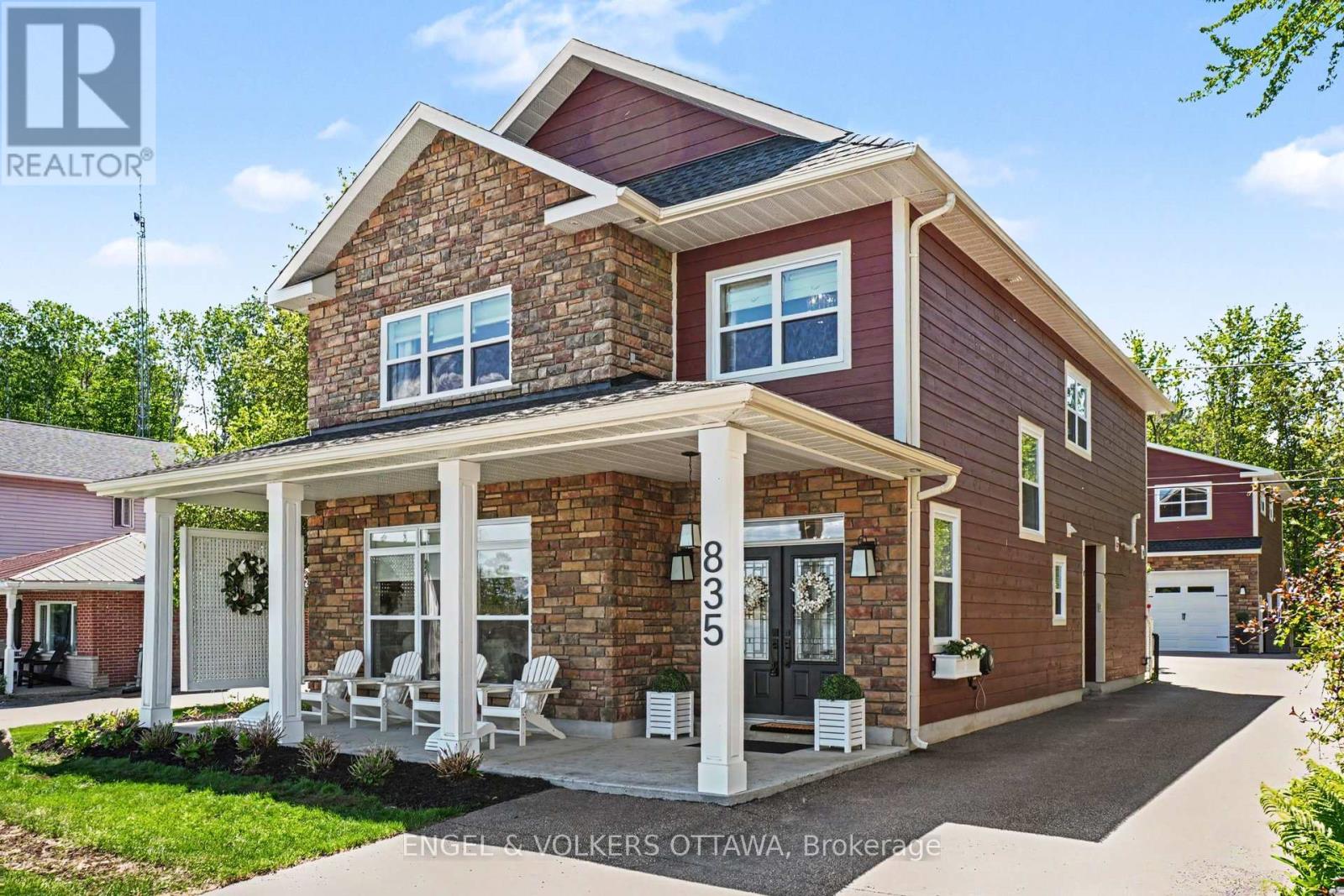 835 ARCHIBALD STREET - 2