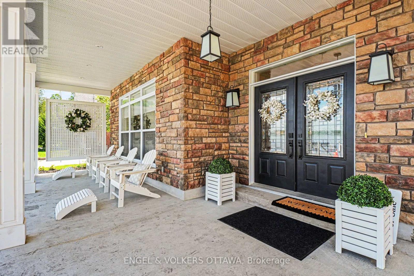 835 ARCHIBALD STREET - 3