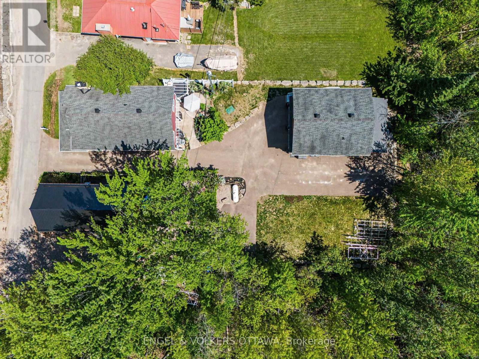 835 ARCHIBALD STREET - 4