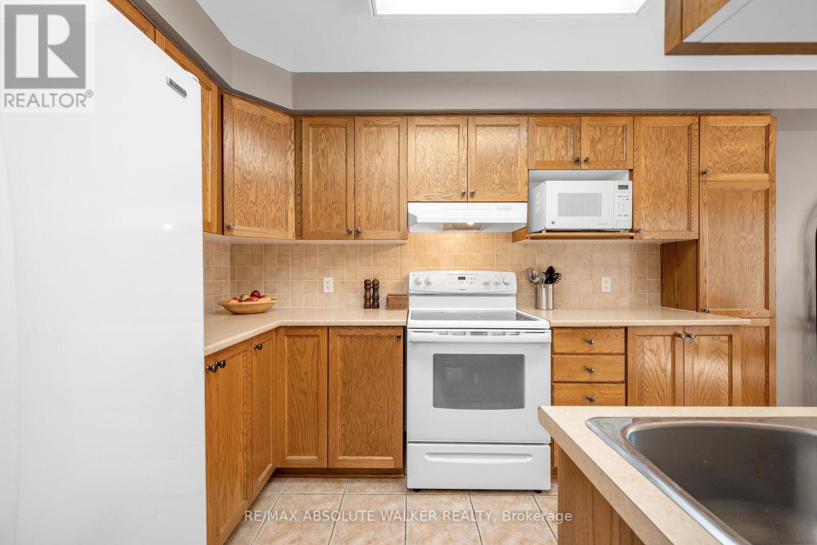 2010 BERGAMOT CIRCLE - 10