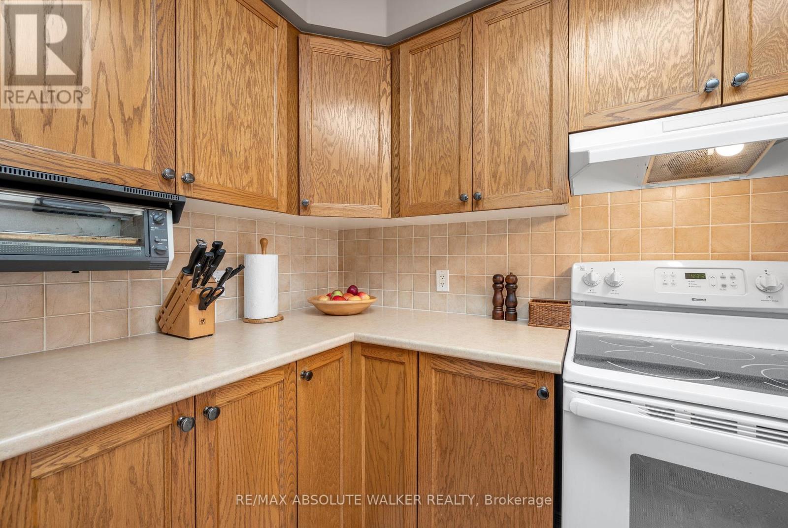 2010 BERGAMOT CIRCLE - 11
