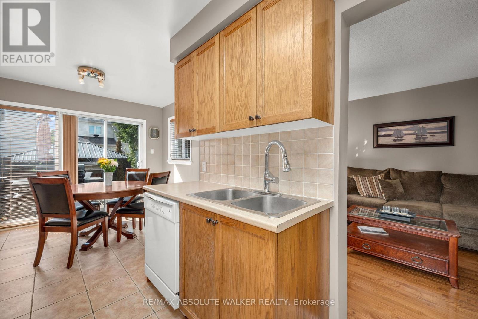 2010 BERGAMOT CIRCLE - 12