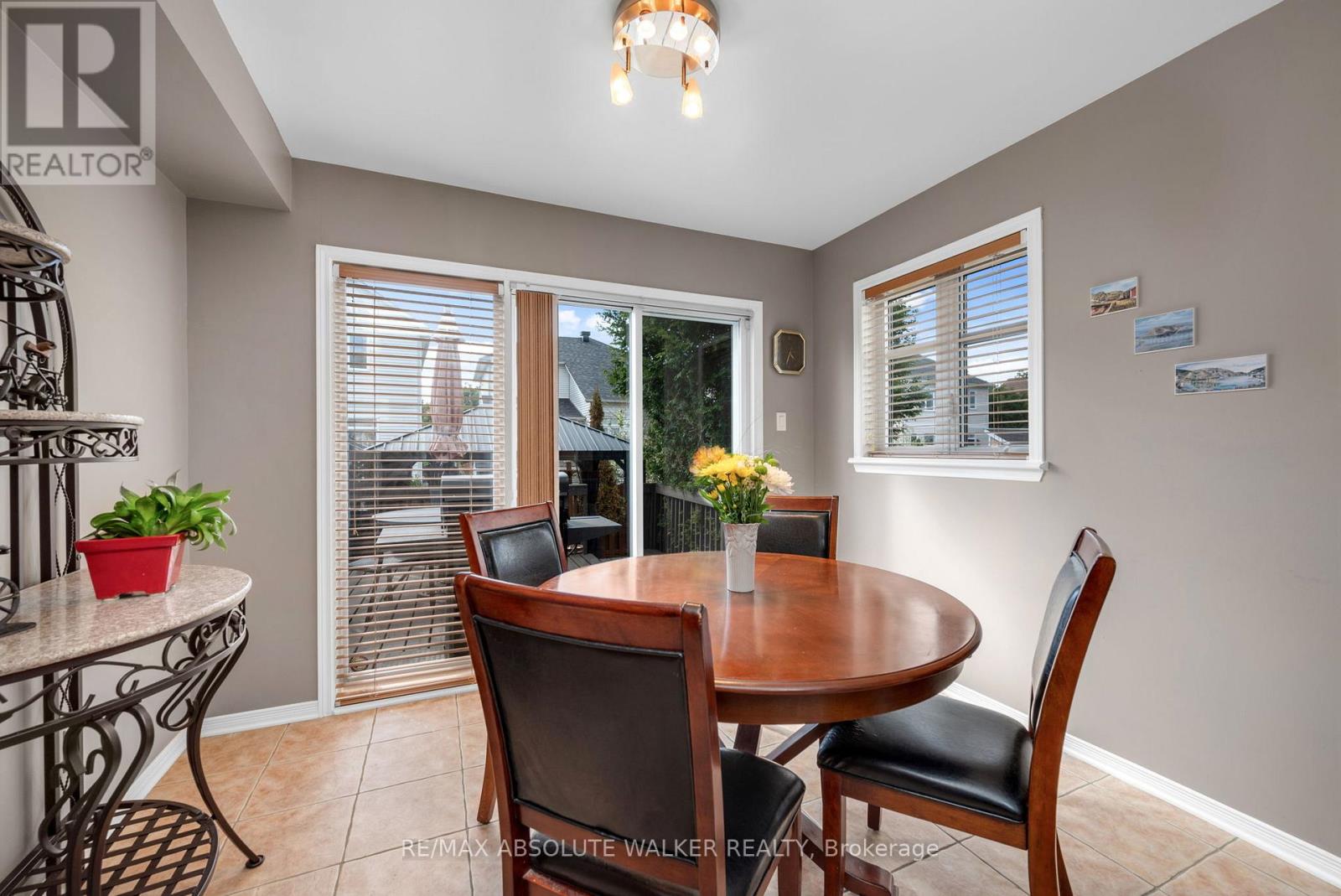 2010 BERGAMOT CIRCLE - 14