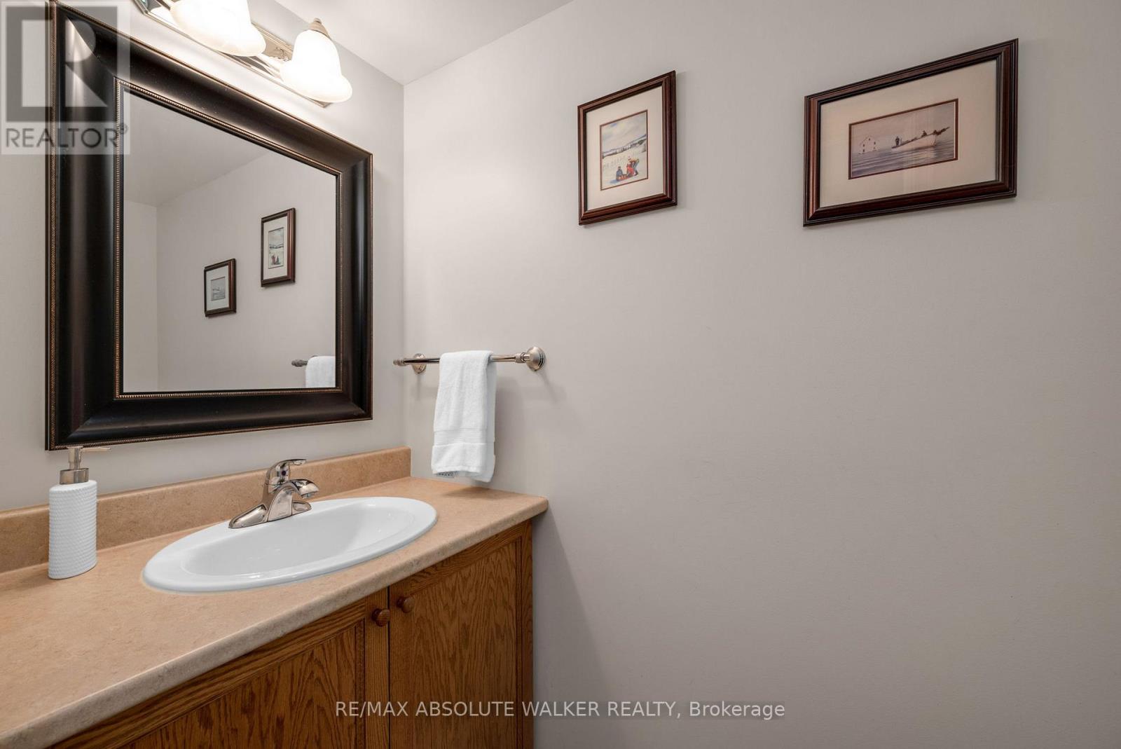 2010 BERGAMOT CIRCLE - 16
