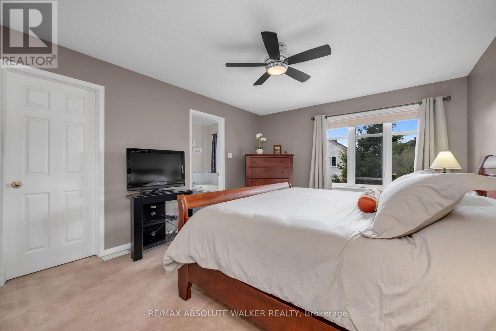 2010 BERGAMOT CIRCLE - 19