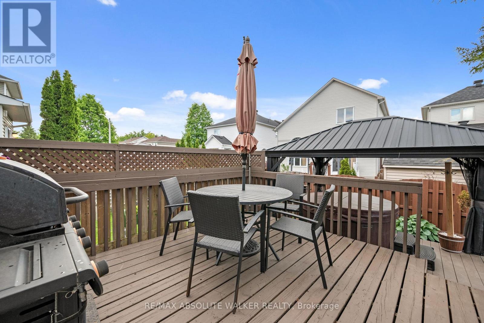 2010 BERGAMOT CIRCLE - 27