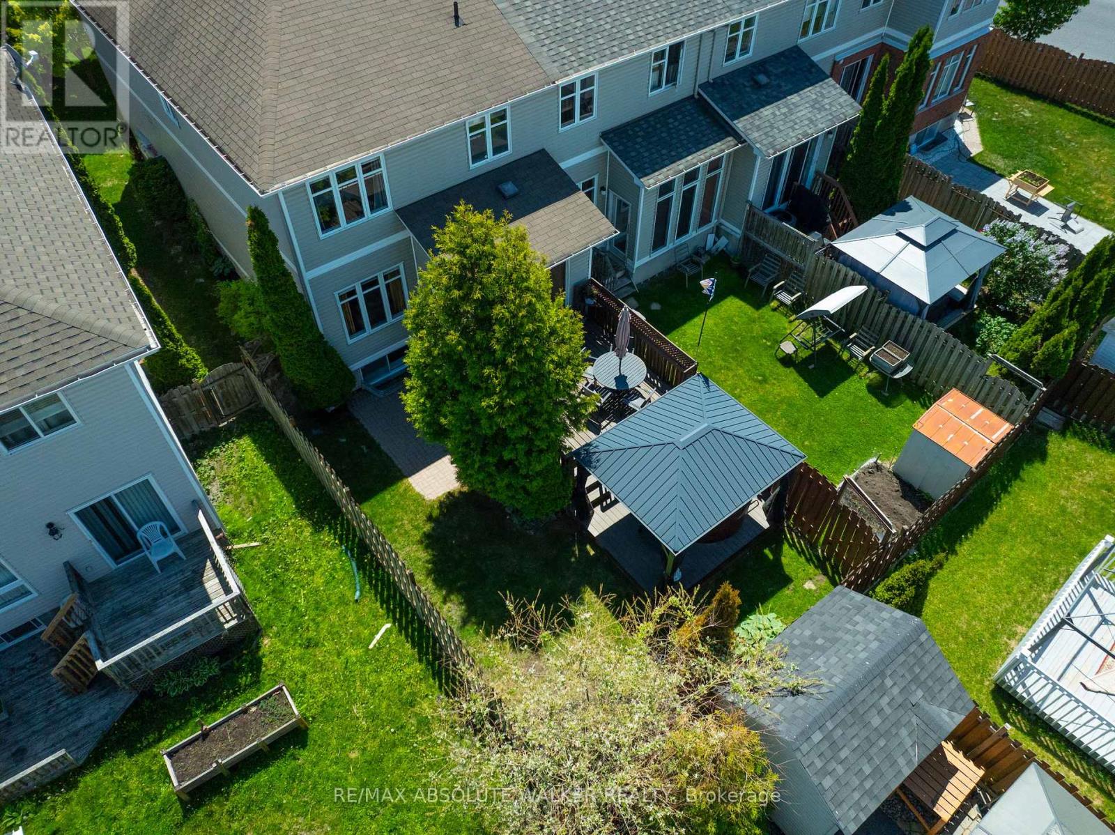 2010 BERGAMOT CIRCLE - 30