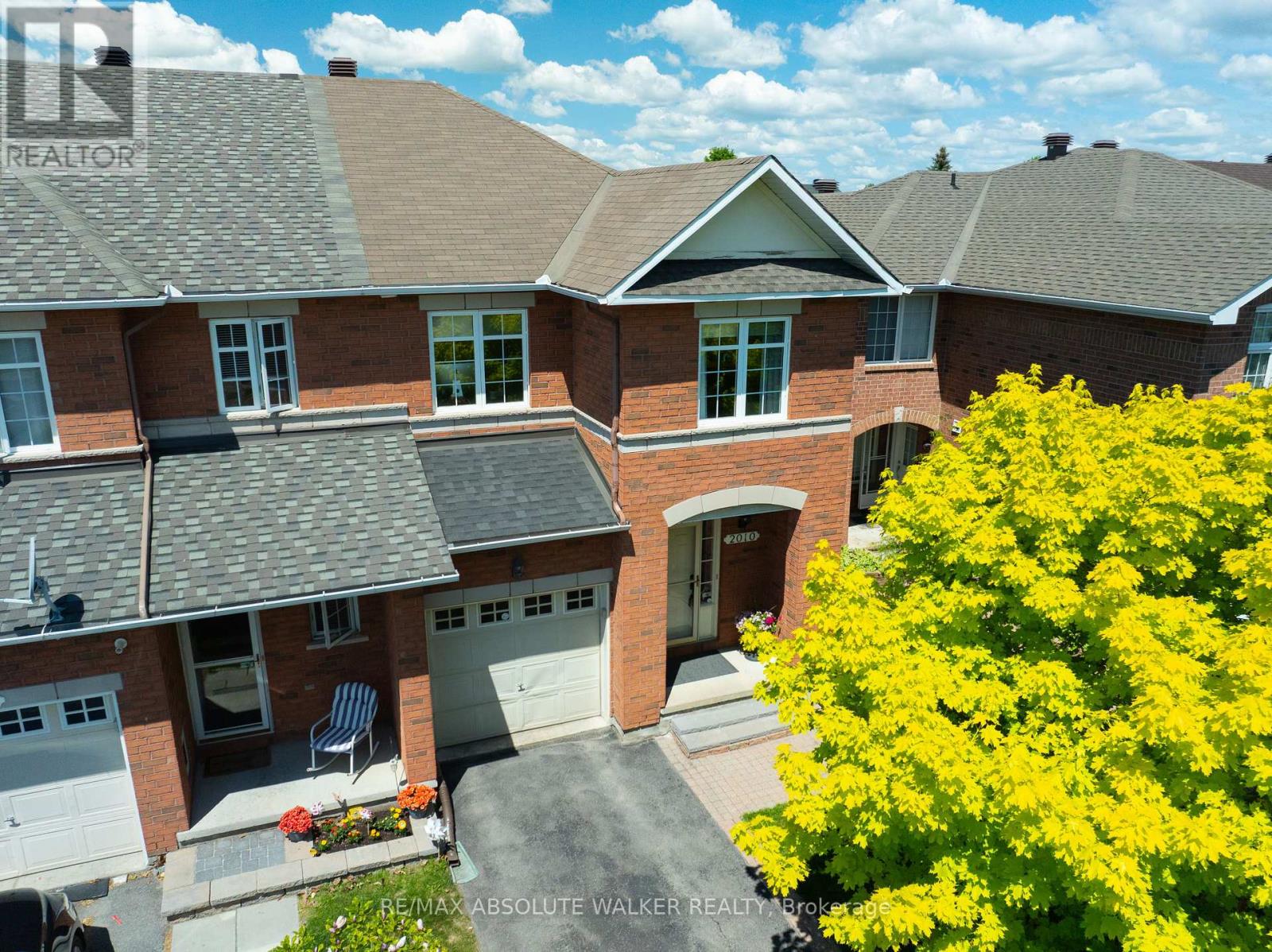 2010 BERGAMOT CIRCLE - 32