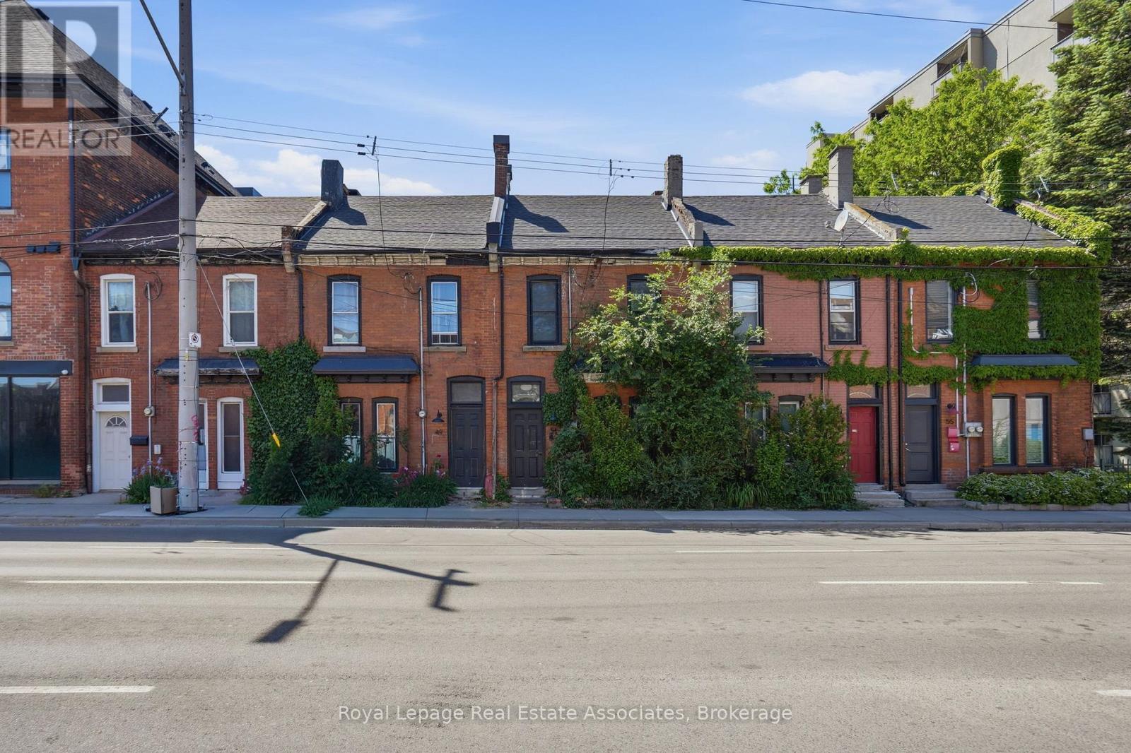 51 WELLINGTON STREET N