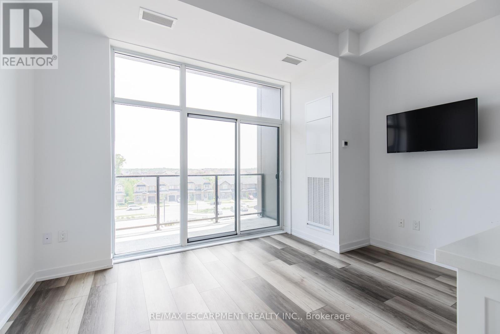 #416 450 DUNDAS STREET E - 19