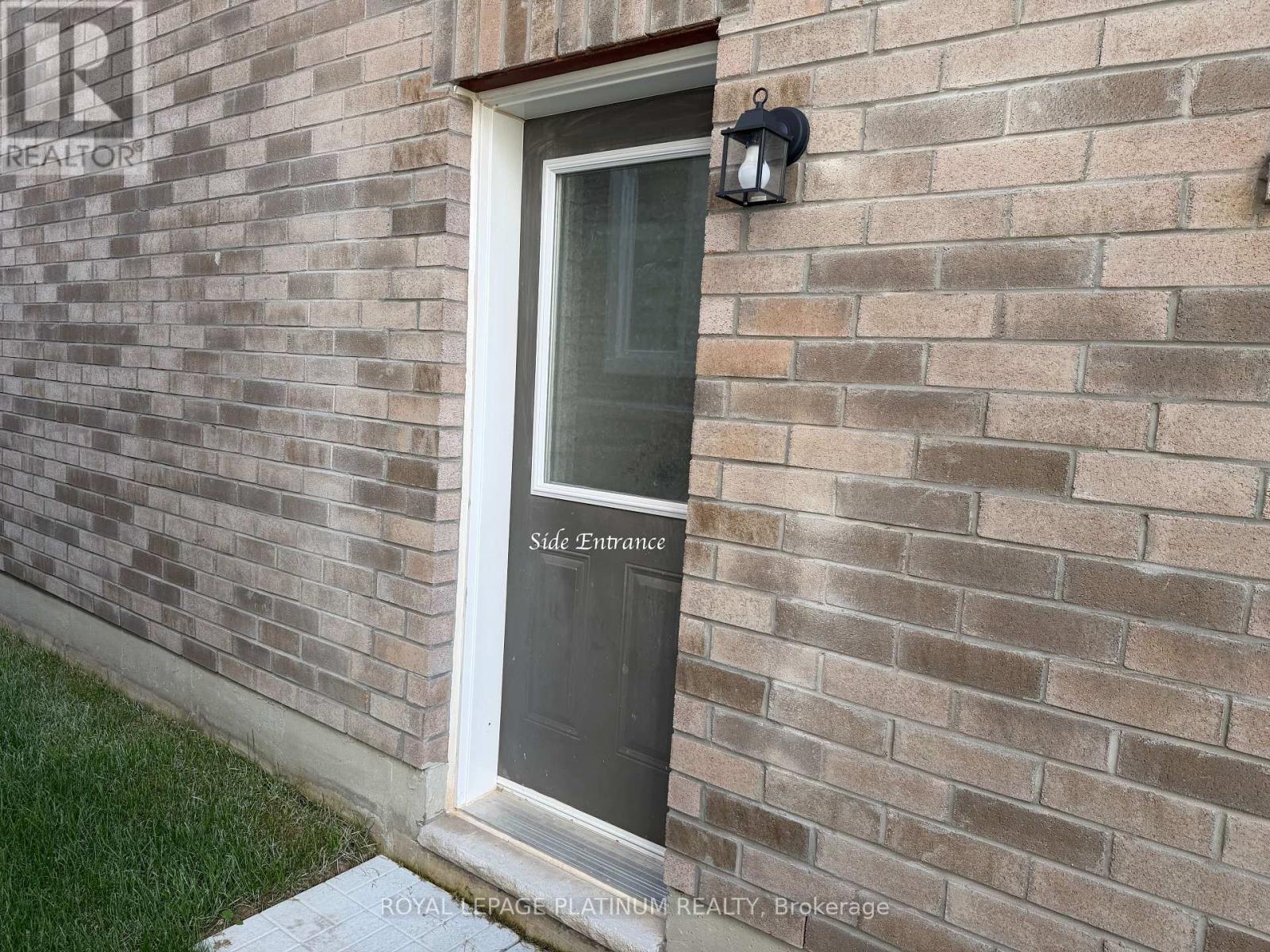 107 MOLOZZI STREET - 33