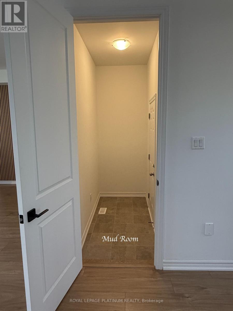 107 MOLOZZI STREET - 35