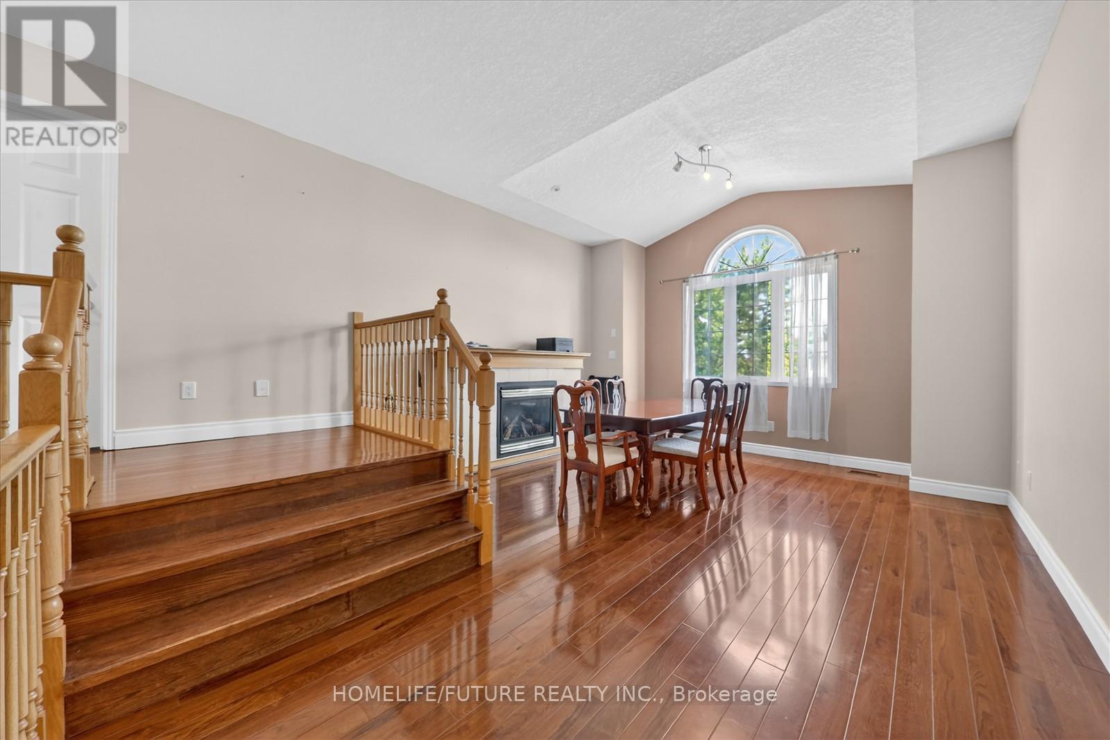 264 HOLBEACH COURT - 17