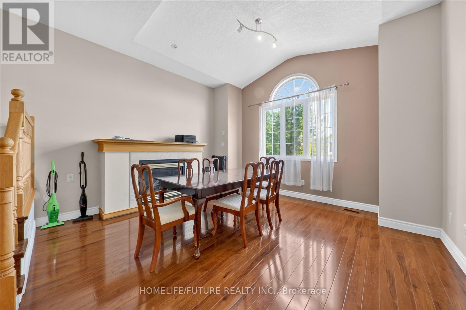 264 HOLBEACH COURT - 18