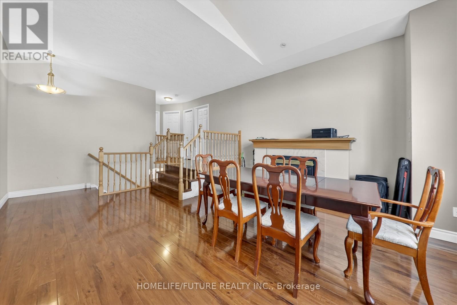 264 HOLBEACH COURT - 19